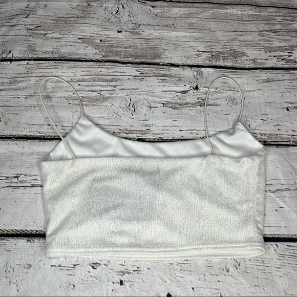 NWT PrettyLittleThing White Textured GLitter Spaguetty Strap Crop Top Size 4 - Picture 7 of 8
